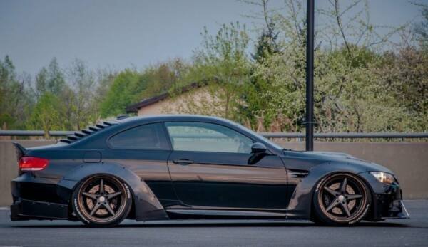 BMW M3 E92 REAR WINDOW LOUVER - Image 3